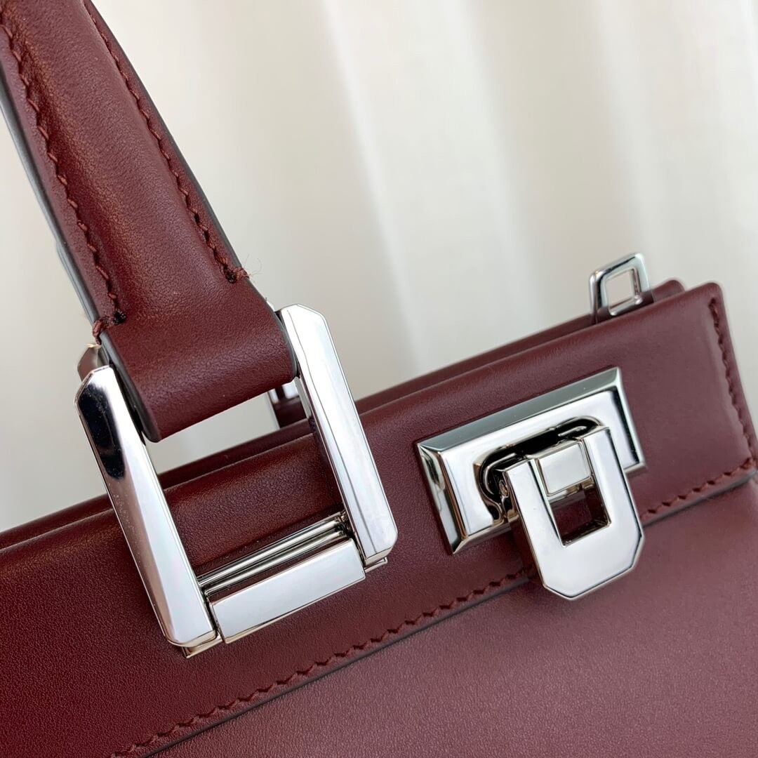 Gucci Zumi Smooth Leather Small Top Handle Bag 569712