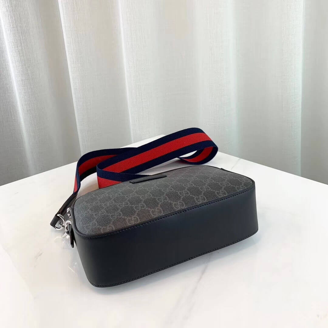 Gucci GG Supreme Messenger Bag 574886