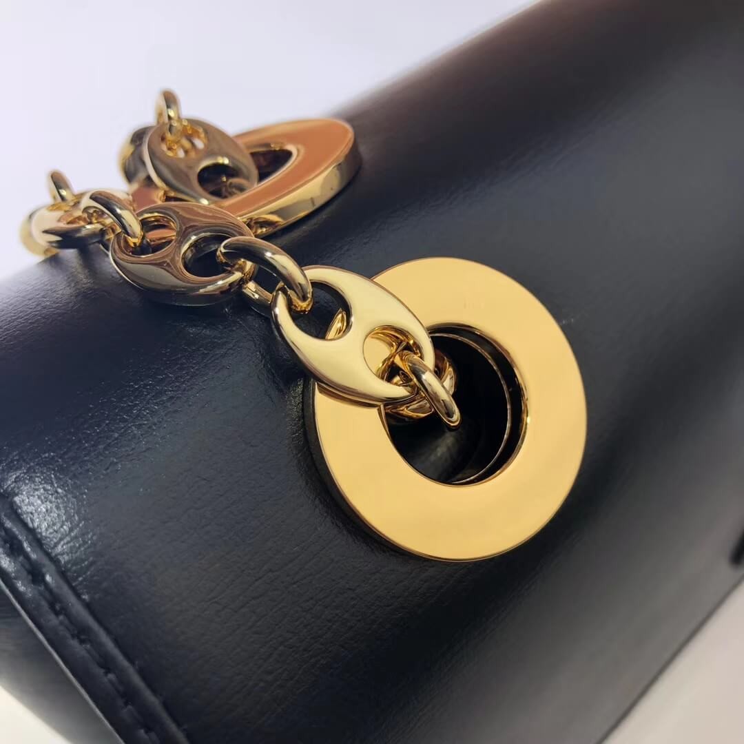 Gucci Leather Small Shoulder Bag 576421