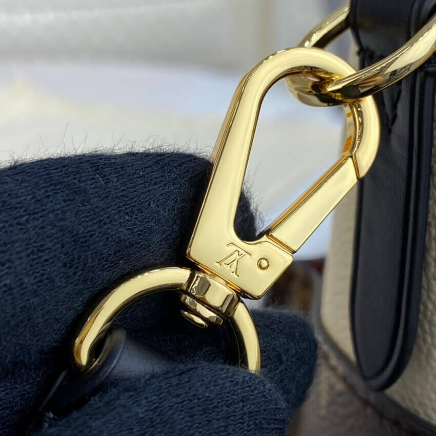 Louis Vuitton On My Side MM M56934 M58485