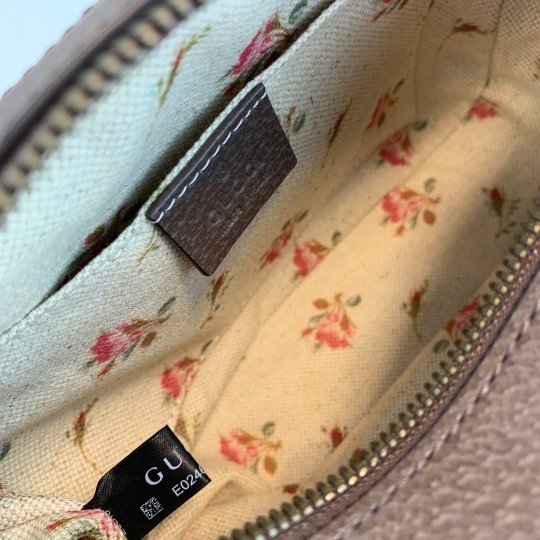 Gucci GG Supreme Messenger Bag 476466