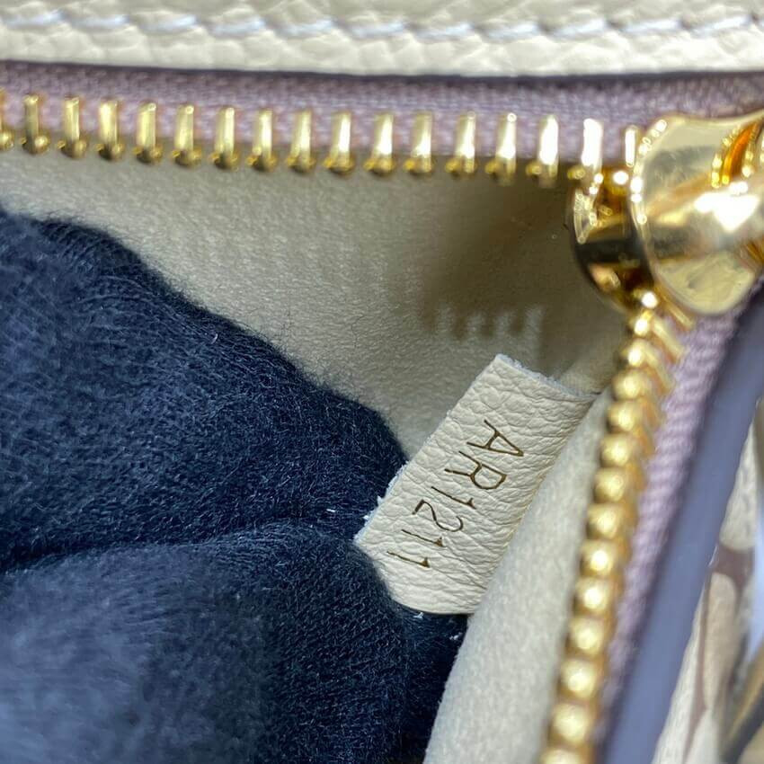 Louis Vuitton Pochette Metis M45596