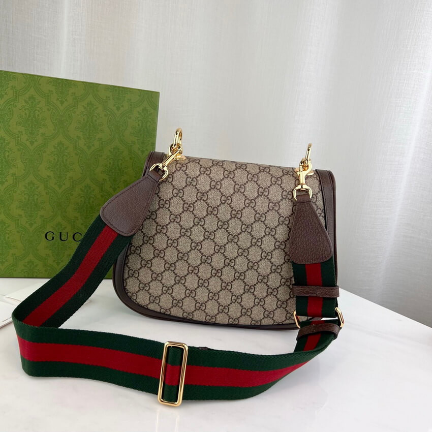 Gucci Blondie Medium Shoulder Bag With Round Interlocking G 699210