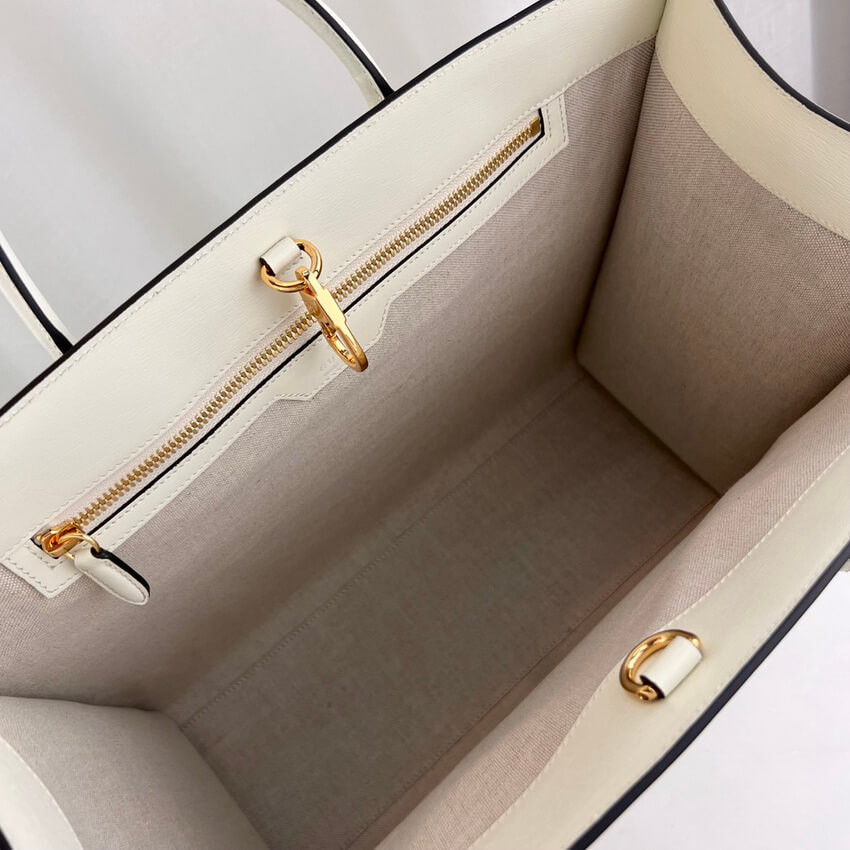 Gucci Tiger Medium Tote Bag 687827