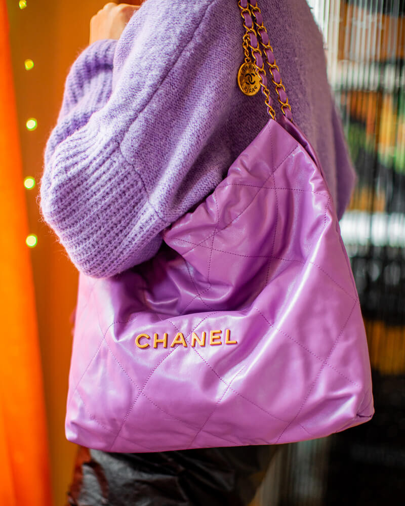 Chanel 22 Handbag Shiny Calfskin AS3261