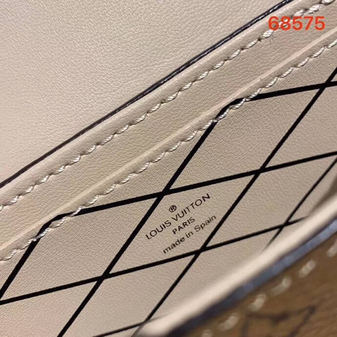 Louis Vuitton Essential Trunk M68575