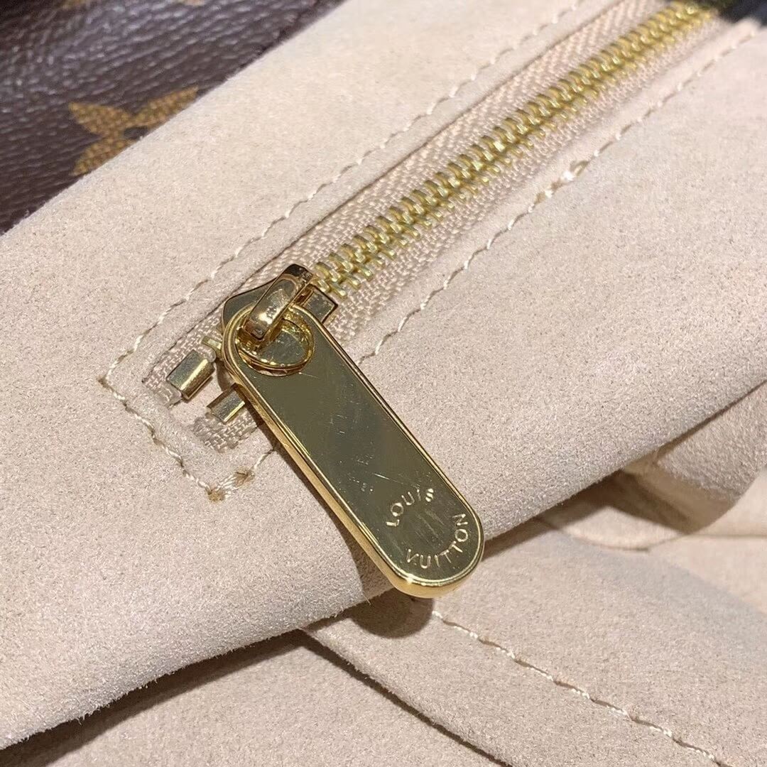 Louis Vuitton Monogram Canvas Artsy MM M44869