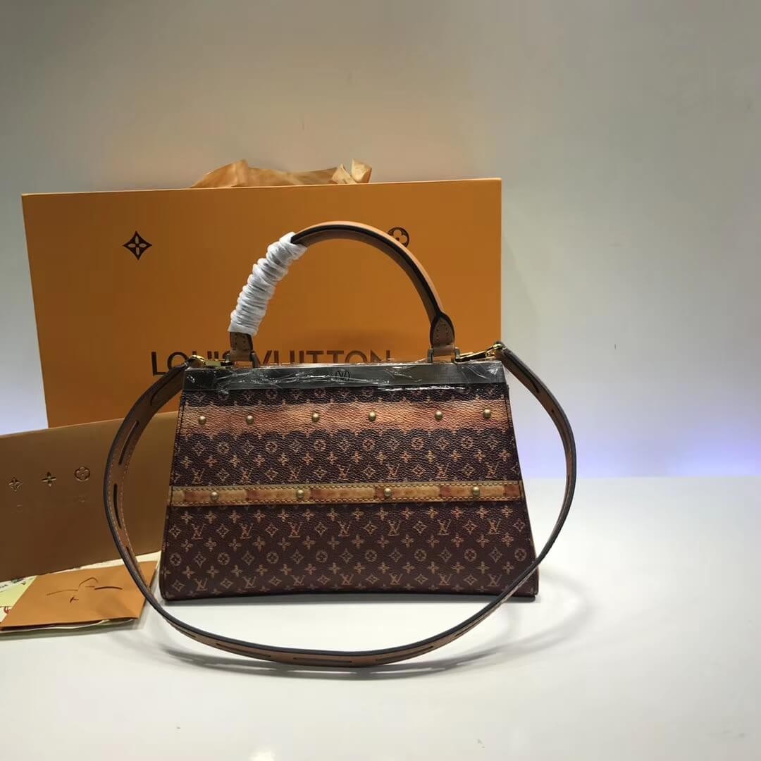 Louis Vuitton Crown Frame M43946