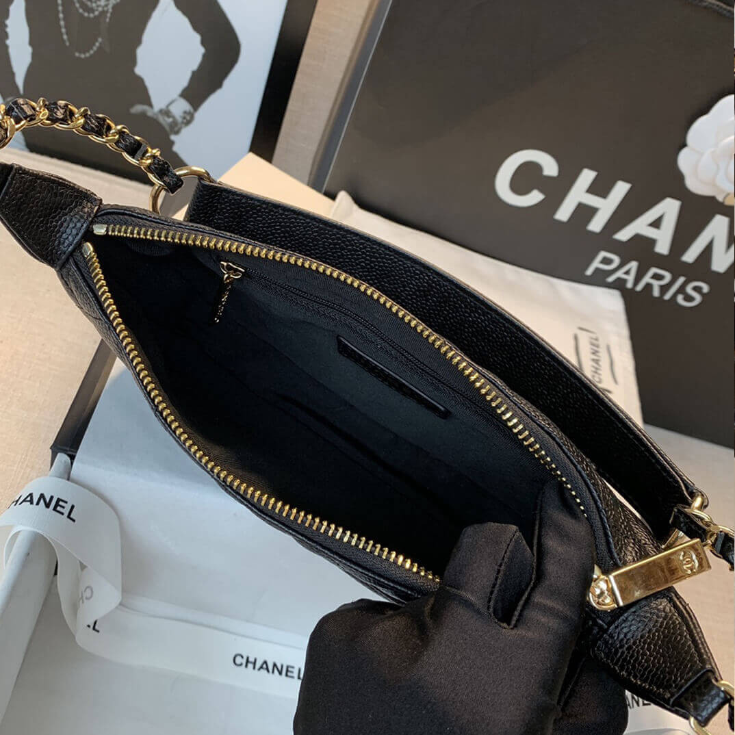 Chanel Grained Leather Hobo Bag B01960
