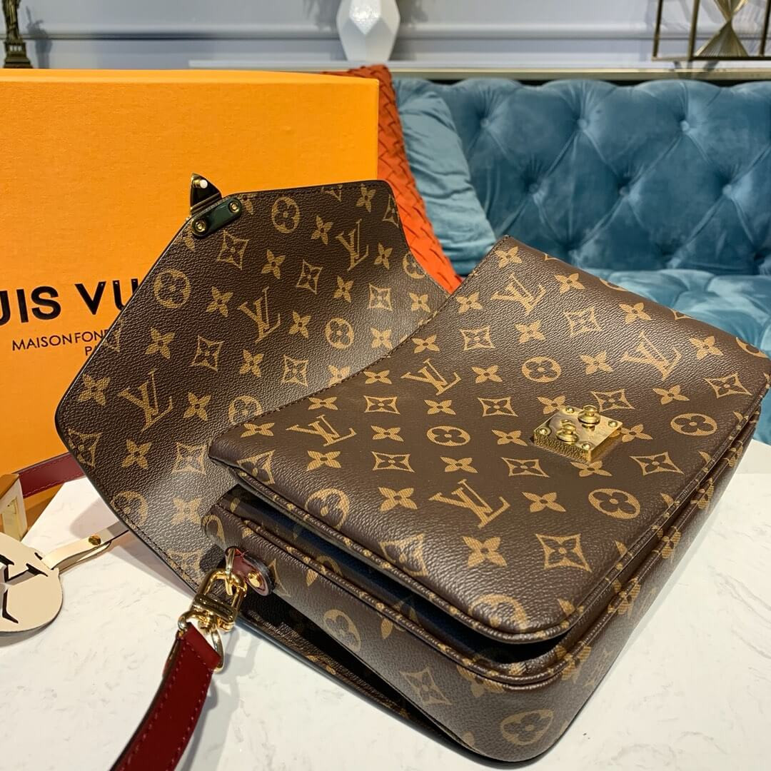 Louis Vuitton Monogram Canvas Pochette Metis M44668