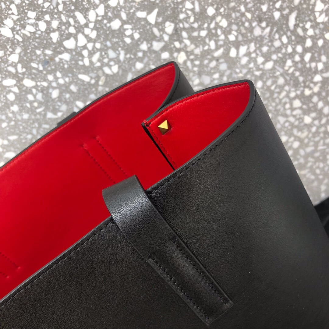 Valentino Garavani Large NS V-Ring Shopper A0073