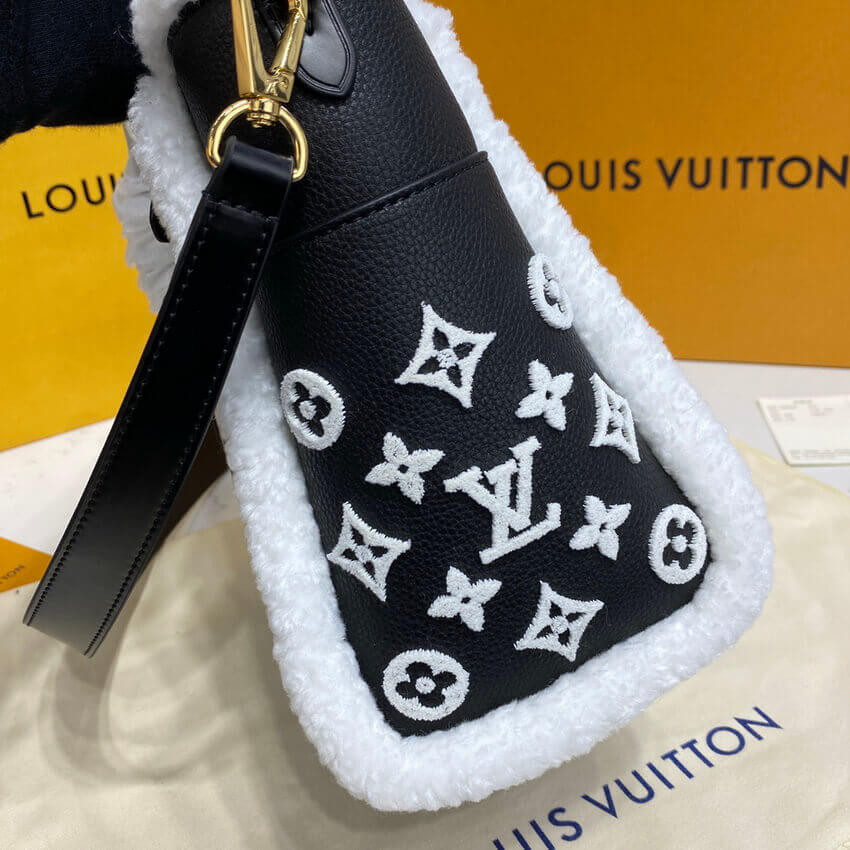 Louis Vuitton On My Side PM M58919 Black