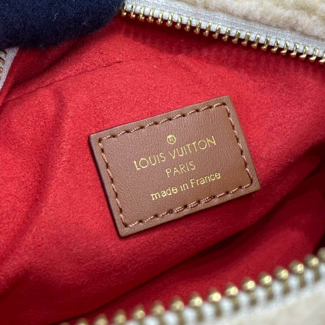 Louis Vuitton Beach Pouch M68599