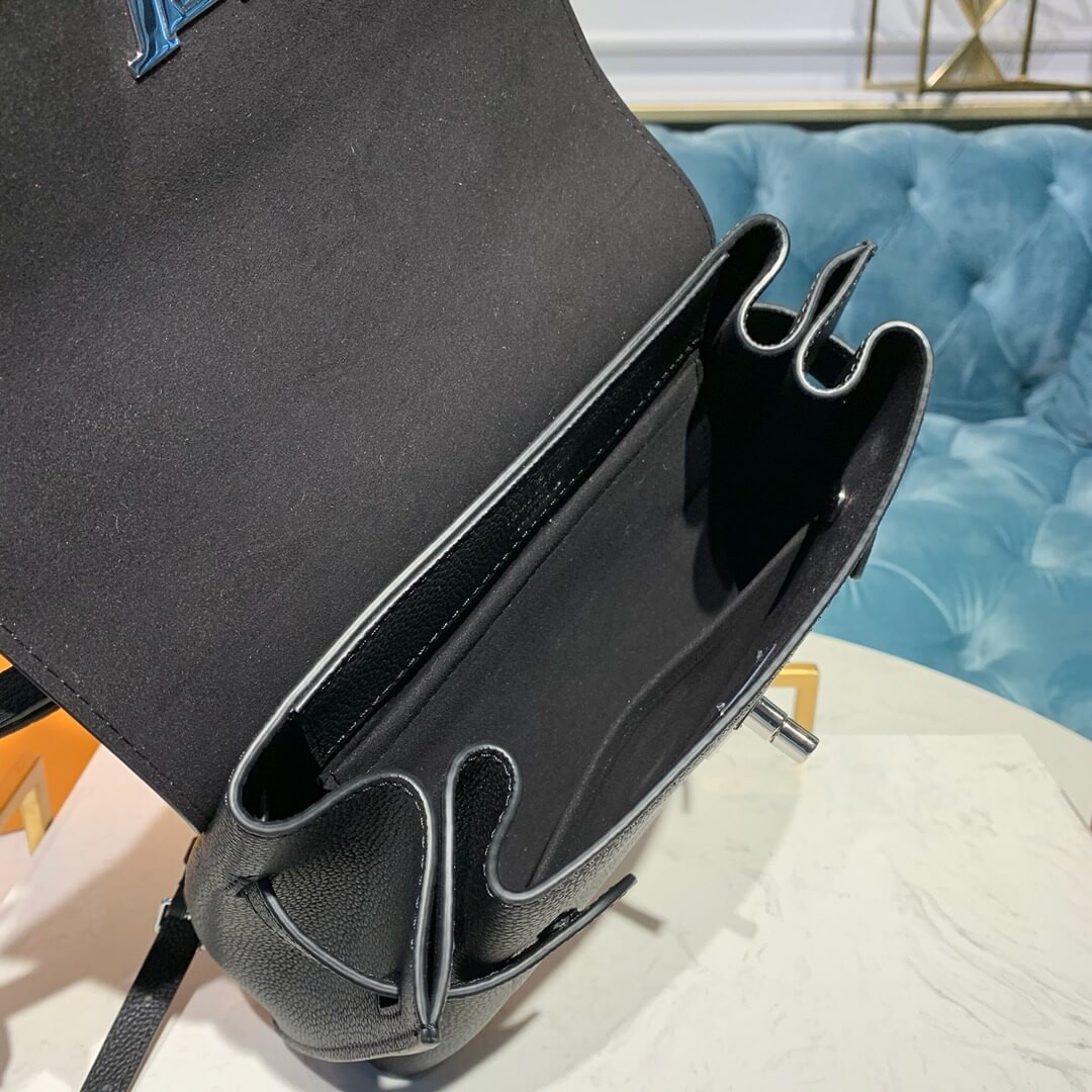 Louis Vuitton Lockme Ever BB M53937