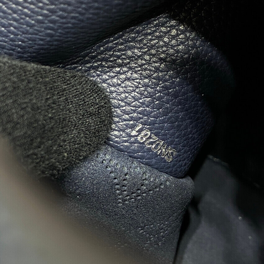 Louis Vuitton Mahina Perforated Calfskin Muria M59554