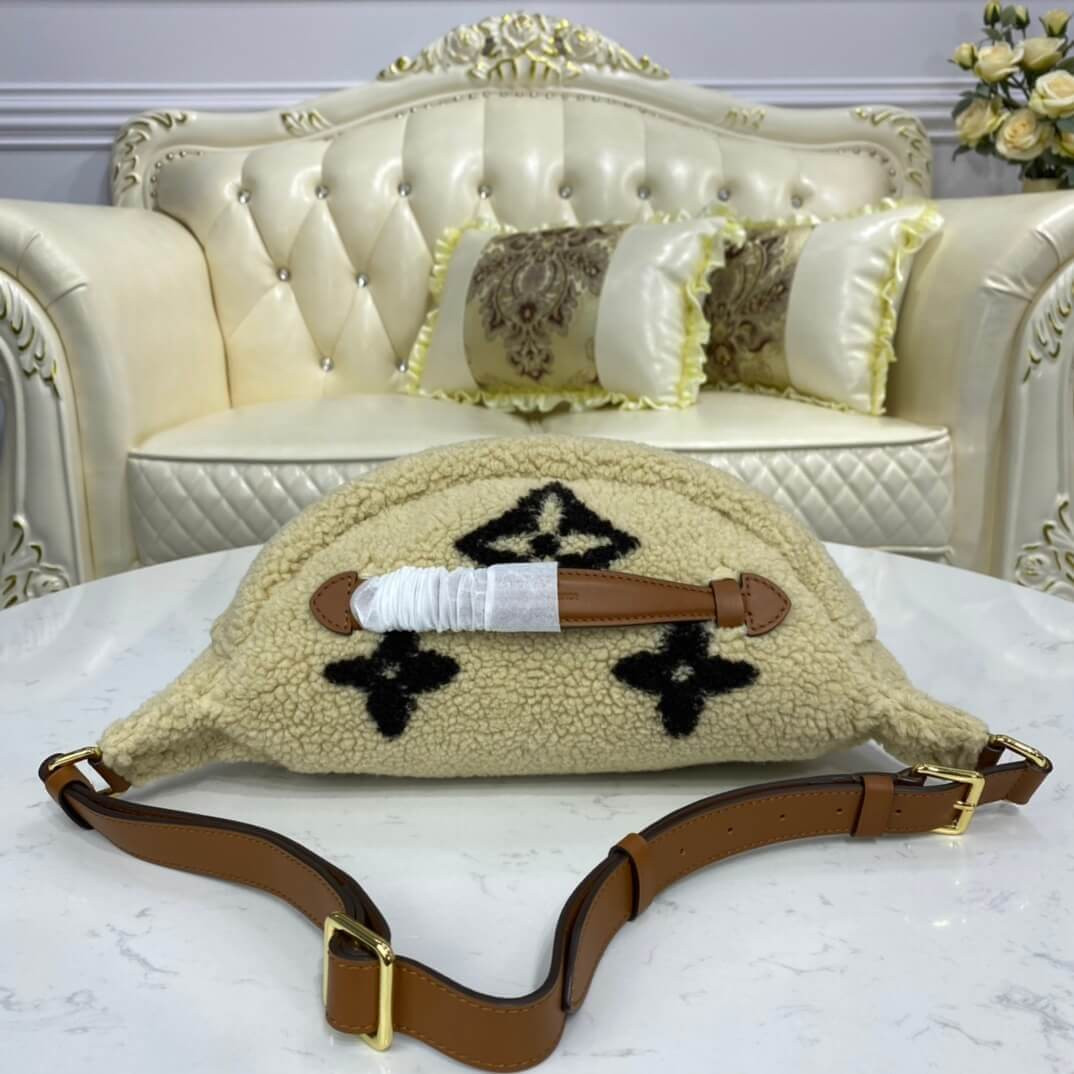Louis Vuitton Bumbag M55425
