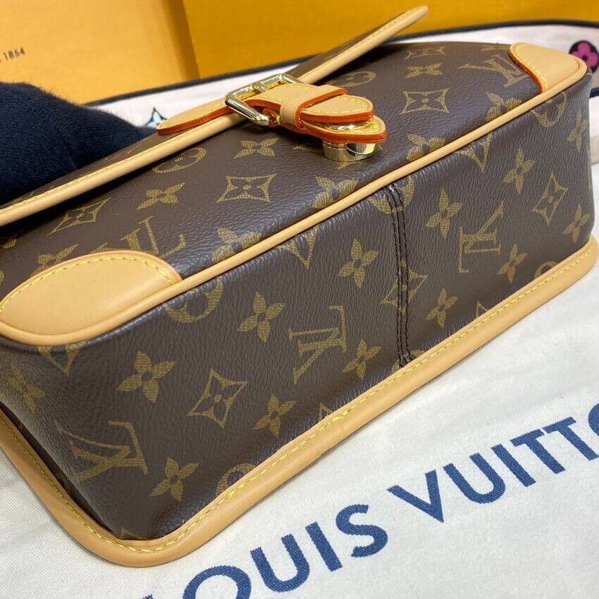 Louis Vuitton Monogram Canvas Diane Bag M45985