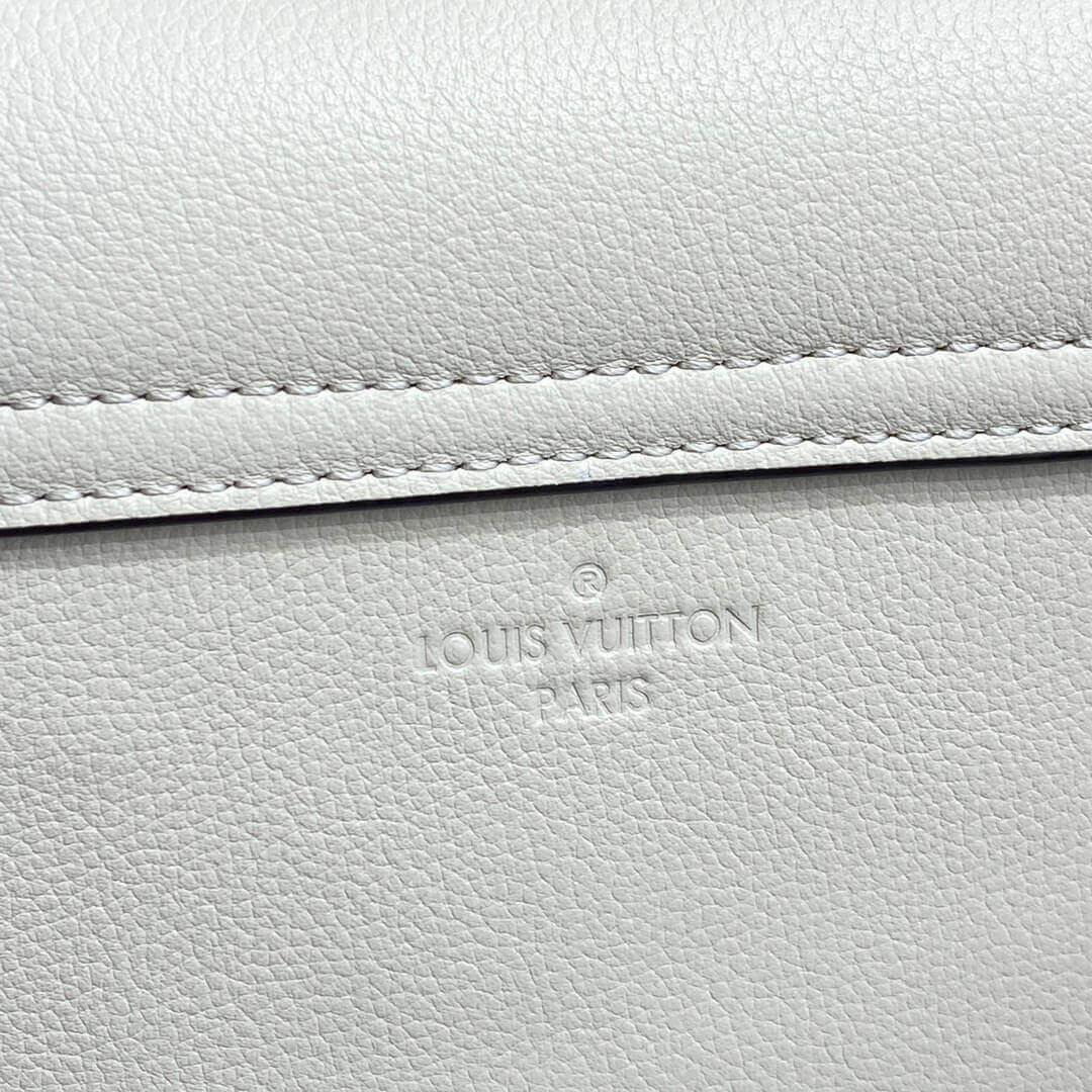 Louis Vuitton Lockme Tender M59733 Quartz White