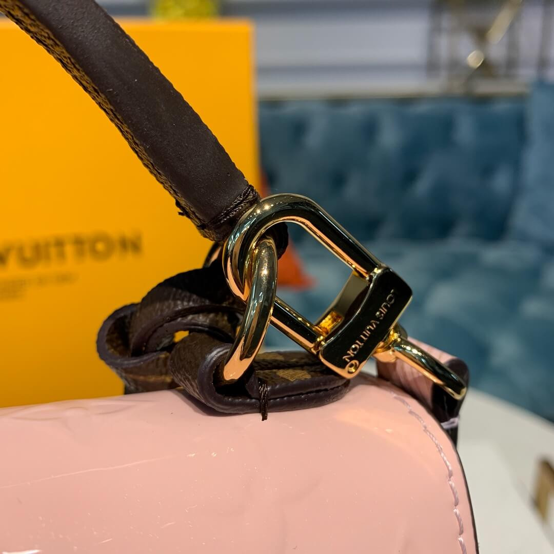 Louis Vuitton Spring Street Handbag M90376