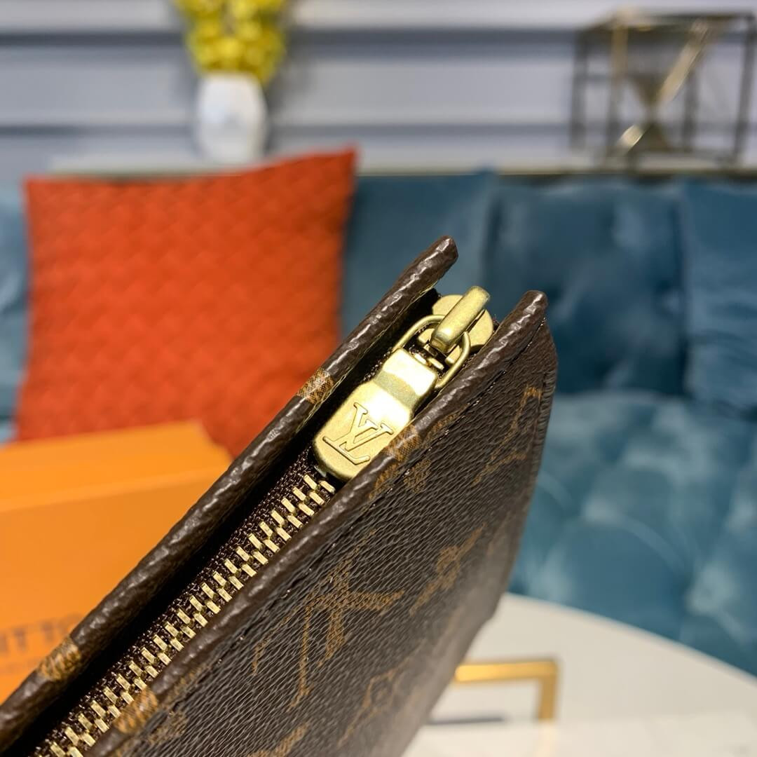 Louis Vuitton Pikachu Pochette Voyage M47542