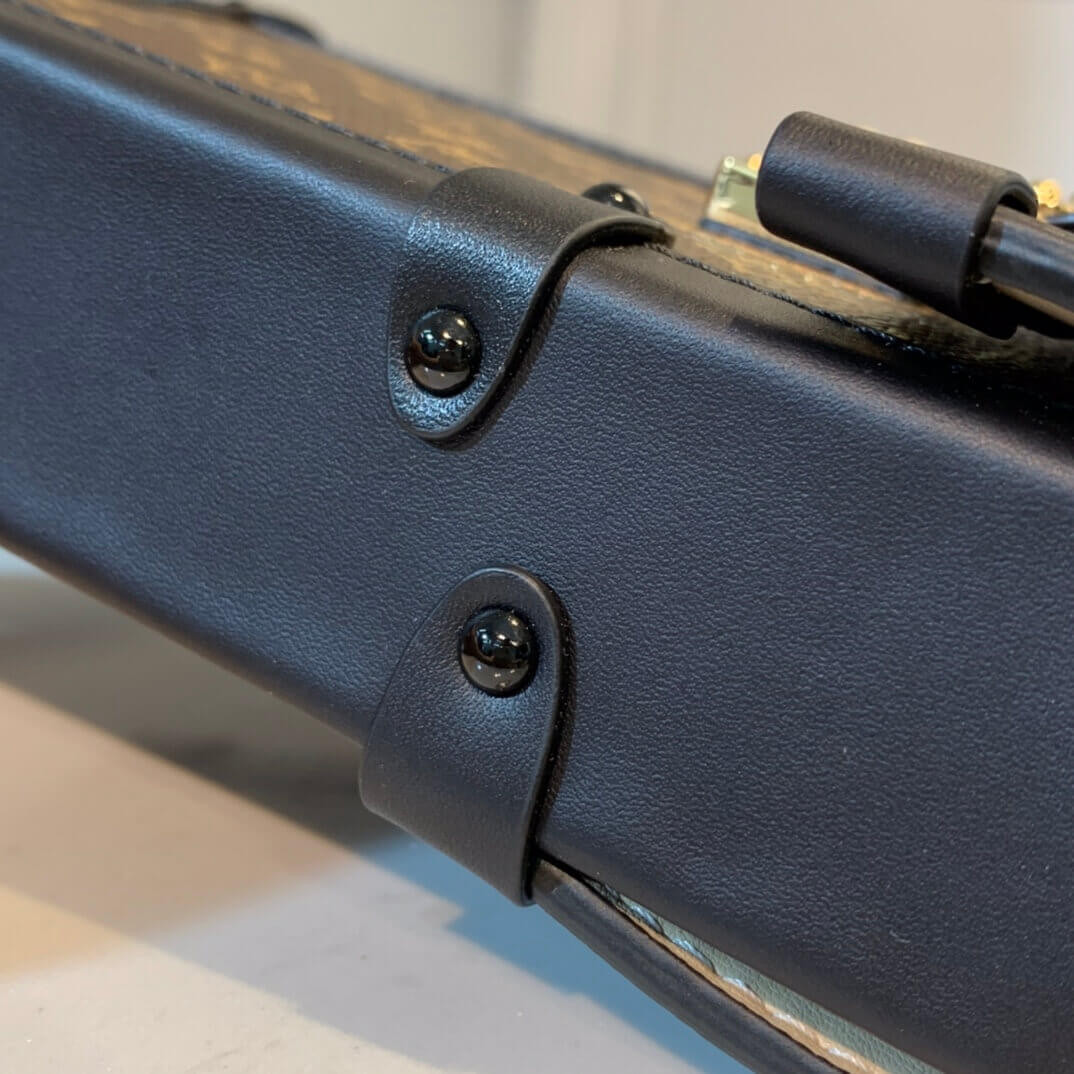 Louis Vuitton Vertical Trunk Pochette M63913