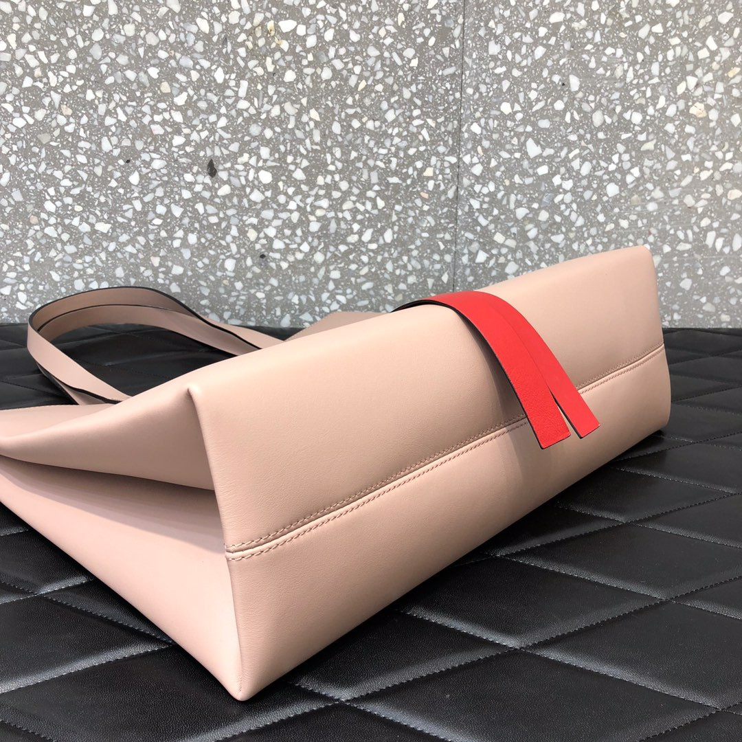 Valentino Garavani Large Vring Shopping Tote A0090