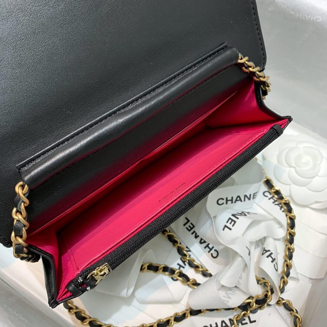 Chanel Front Logo 19cm Flap Bag 88826