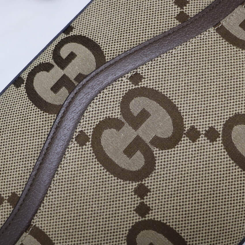 Gucci Messenger Bag With Jumbo GG 675891