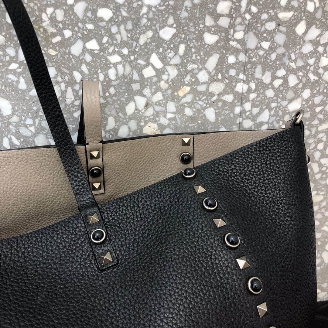 Valentino Garavani Medium Double Rockstud Reversible Tote Bag 0067Y Black/Off-white