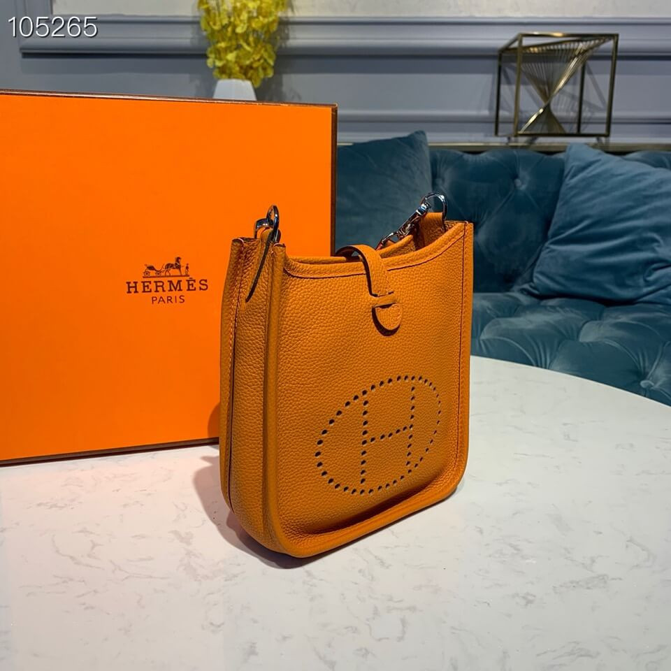 Hermes Evelyne III TPM Bag 20cm in Taurillon Clemence