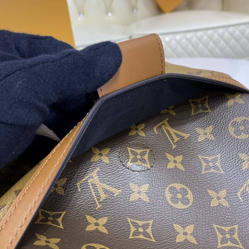 Louis Vuitton Hobo Dauphine MM M45195
