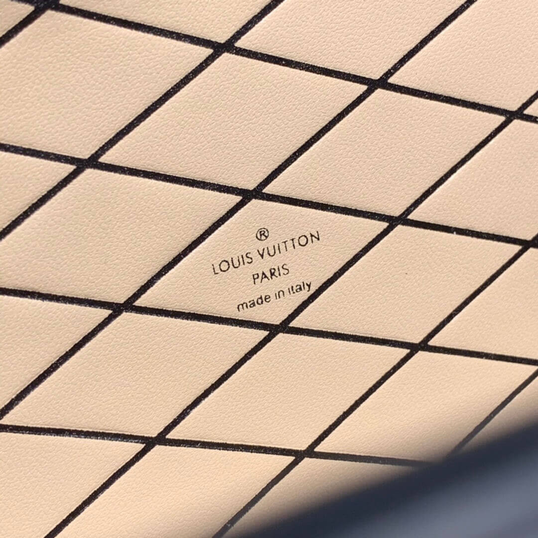 Louis Vuitton Petite Malle M55859