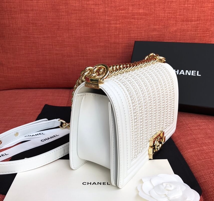 Chanel Imitation Pearls Boy Chanel Handbag A67086