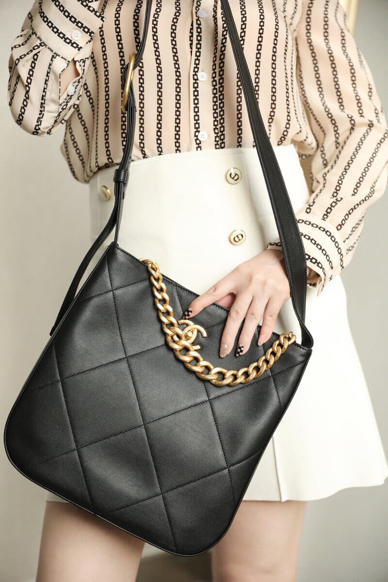 Chanel Hobo Handbag Calfskin Black AS2844