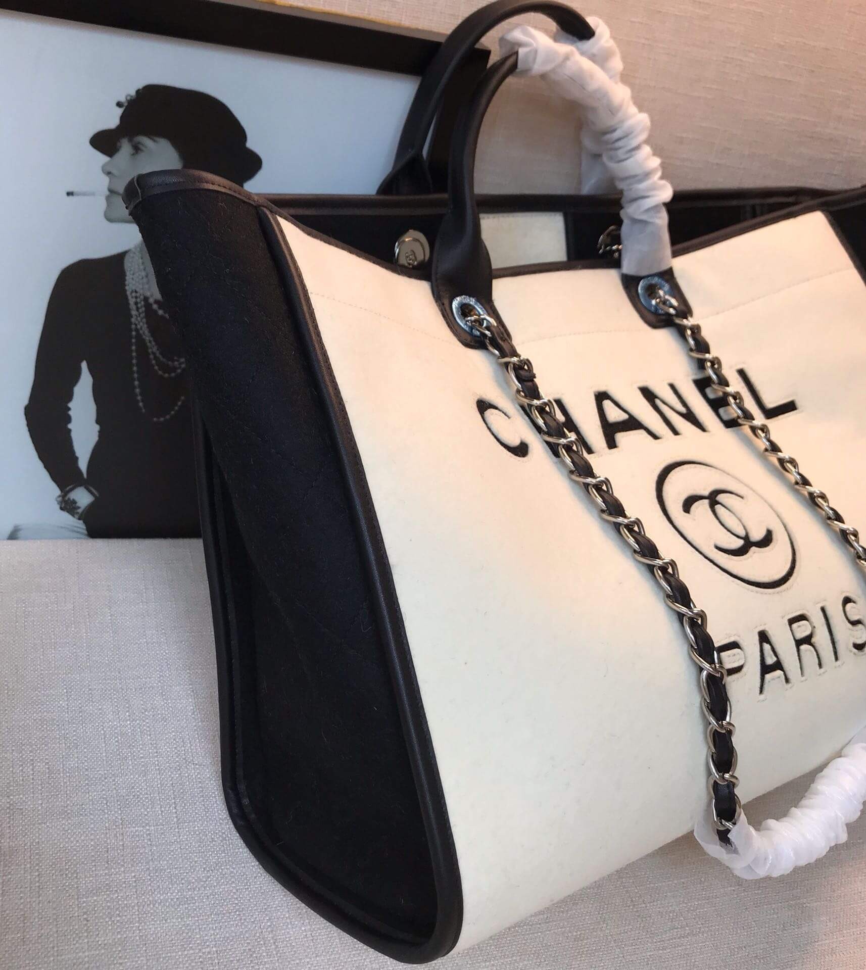 Chanel Large Shopping Bag A93786