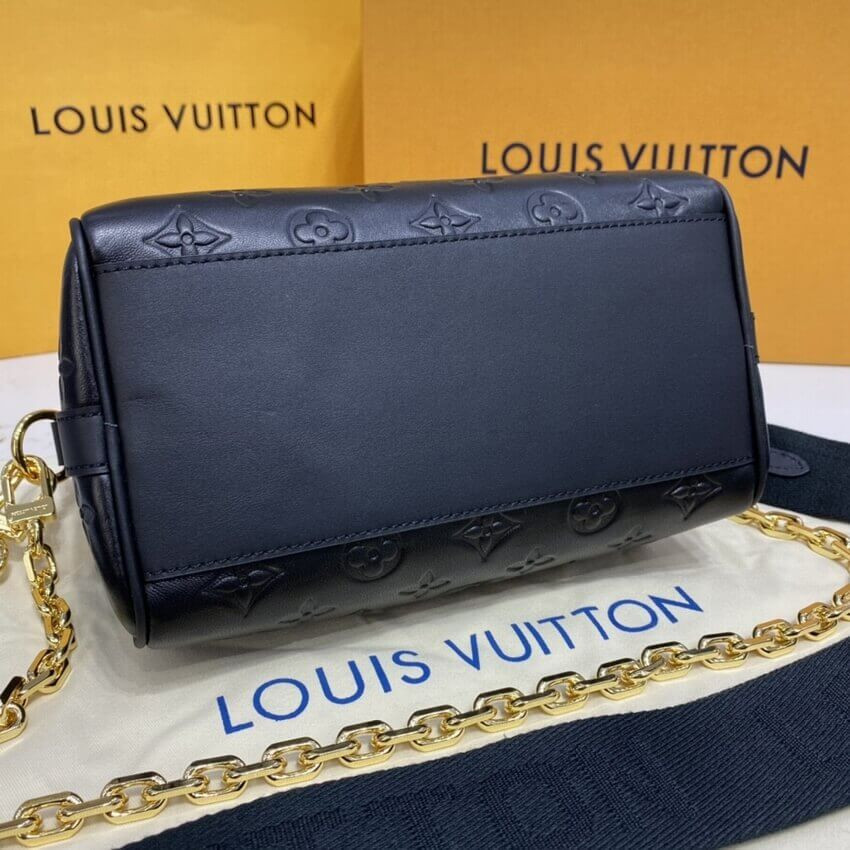 Louis Vuitton Speedy Bandoulière 22 in Black M58631