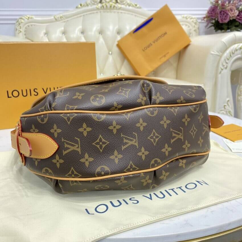 Louis Vuitton Tulum GM Shoulder Bag M40075