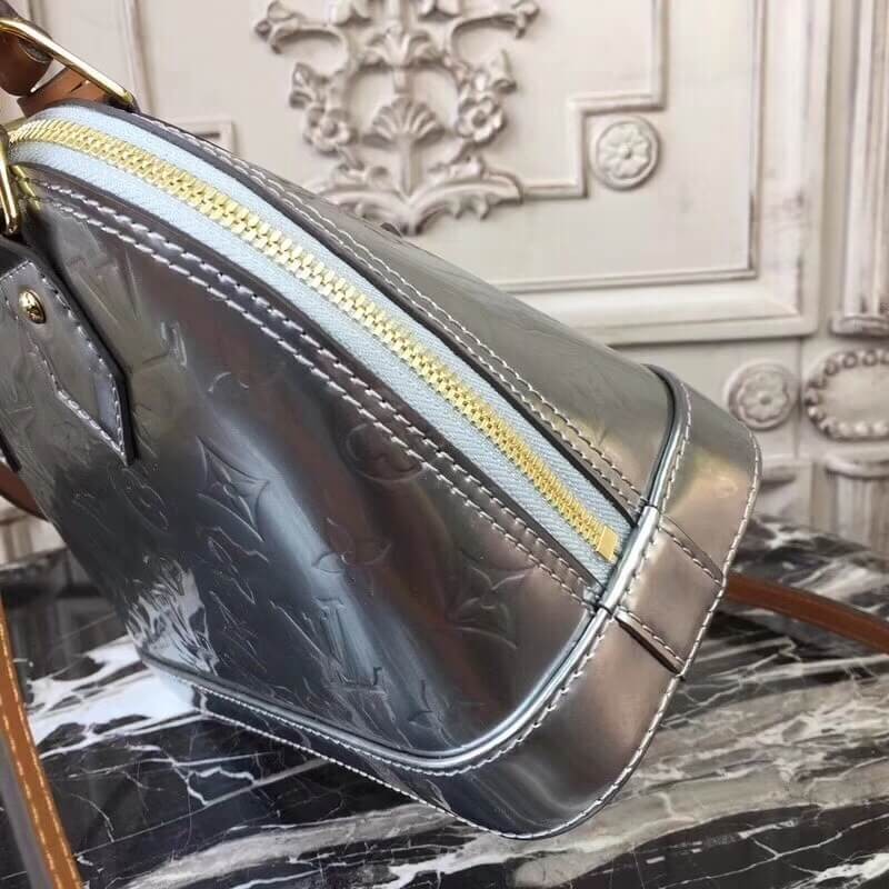 Louis Vuitton Monogram Vernis Alma BB M91606