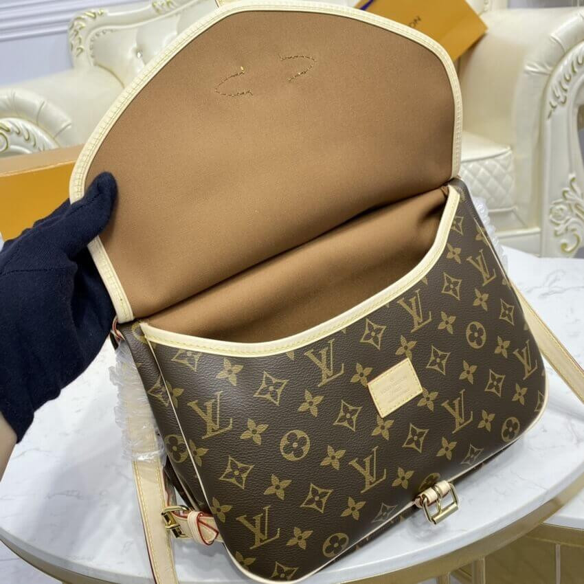 Louis Vuitton Monogram Canvas Saumur MM M40710