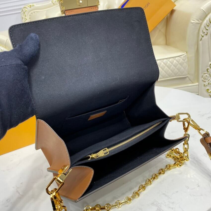 Louis Vuitton Dauphine MM M44391