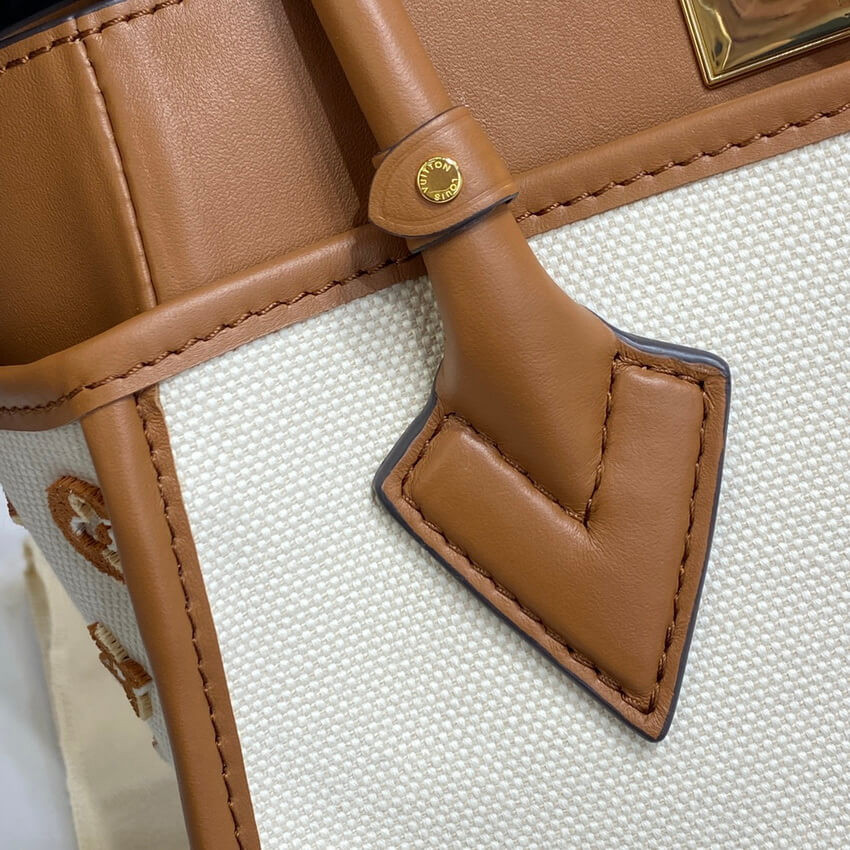 Louis Vuitton On My Side PM M59905