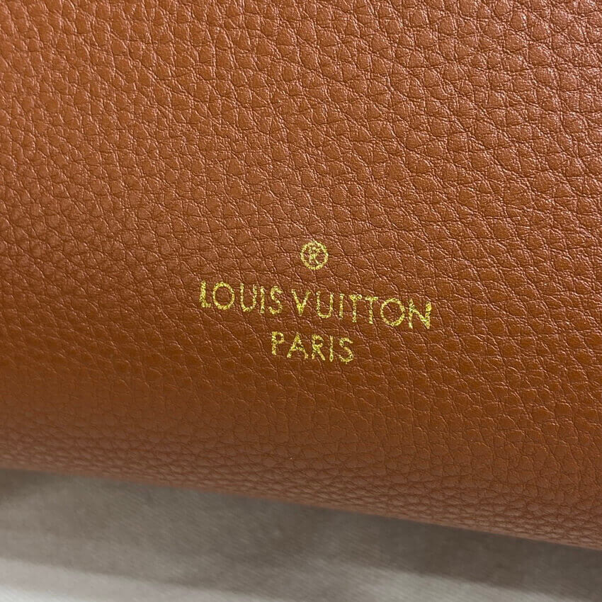 Louis Vuitton On My Side PM M58918 Caramel