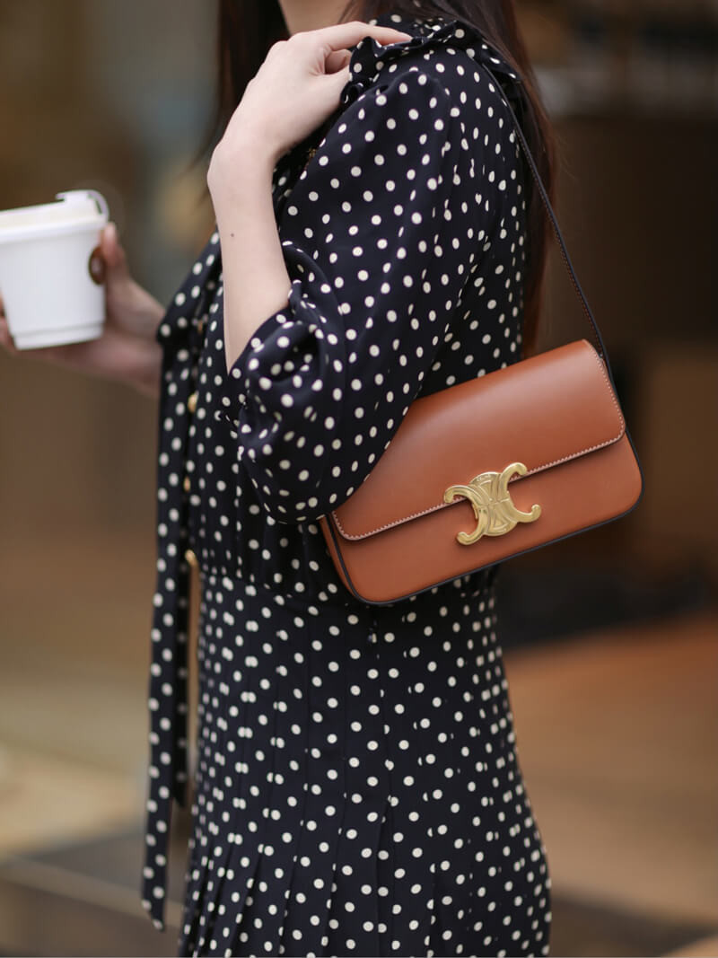 Celine Triomphe Shoulder Bag In Natural Calfskin 194143 Tan