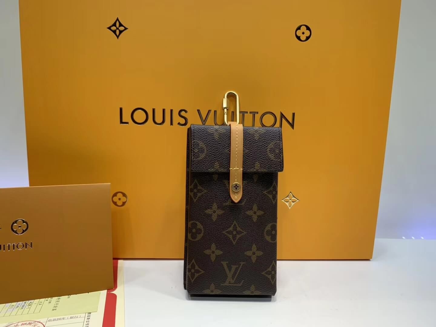 Louis Vuitton Monogram Canvas Box Phone Case M68523