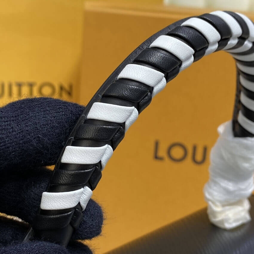 Louis Vuitton Epi Leather Crafty Twist MM M56780 Black