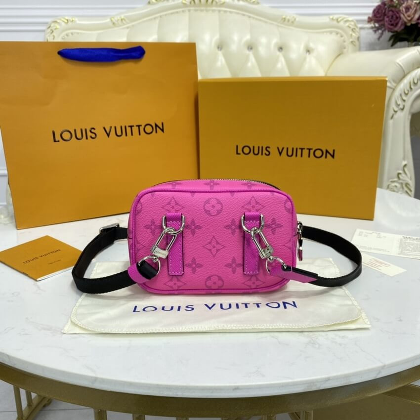 Louis Vuitton Outdoor Pouch Rosy M30781