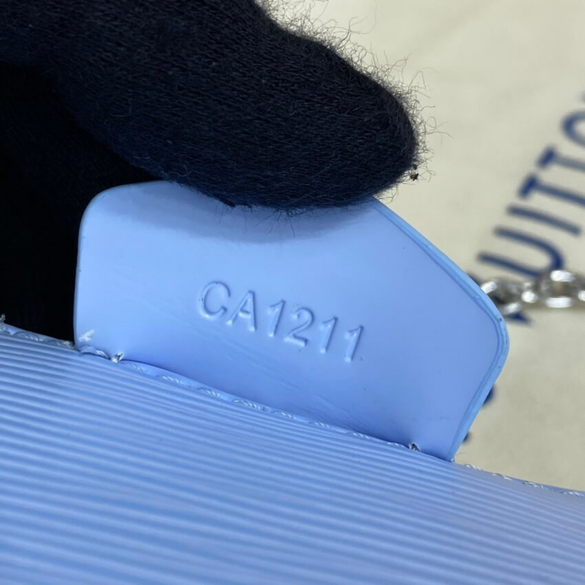 Louis Vuitton Easy Pouch On Strap M80471