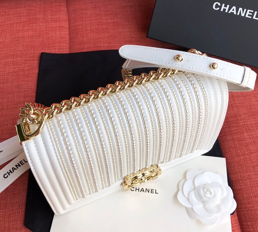 Chanel Imitation Pearls Boy Chanel Handbag A67086