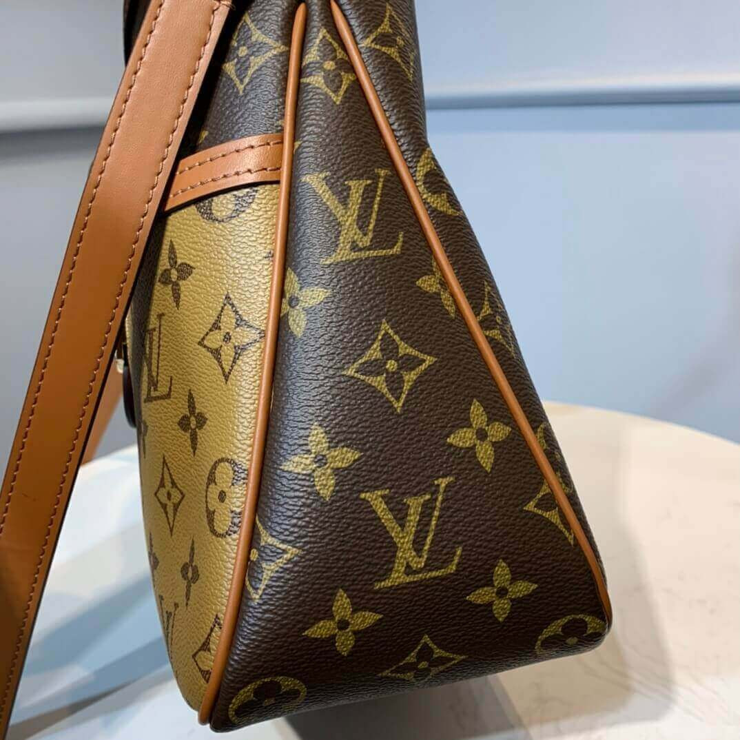 Louis Vuitton Hobo Dauphine PM M45194
