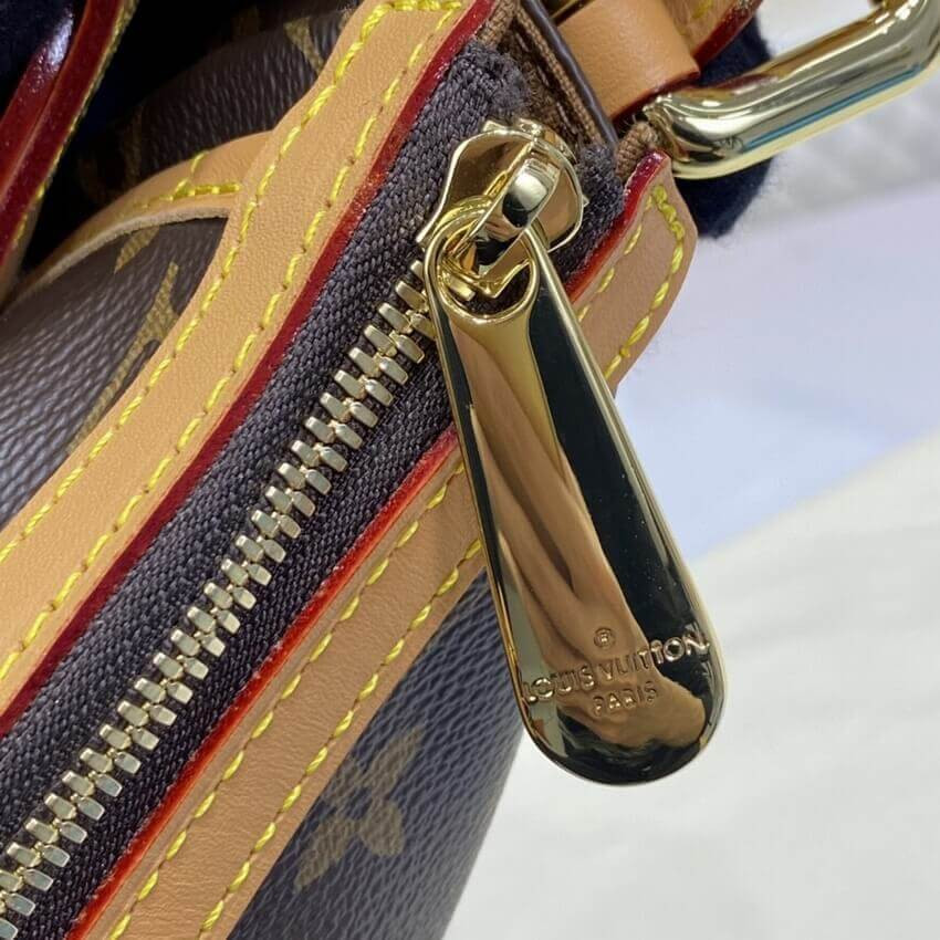 Louis Vuitton Tulum GM Shoulder Bag M40075